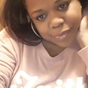 Meet your Posher, Omika